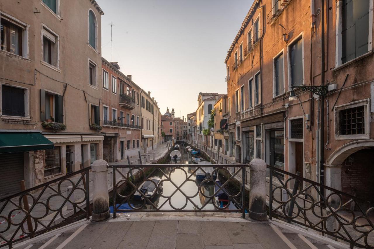 Accademia Apartments R&R Venesia Bagian luar foto