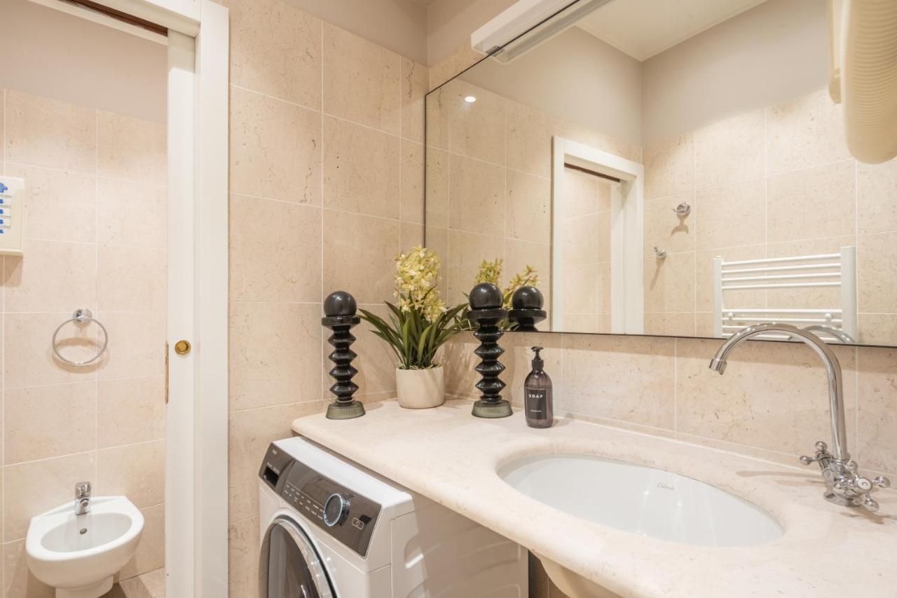 Accademia Apartments R&R Venesia Bagian luar foto