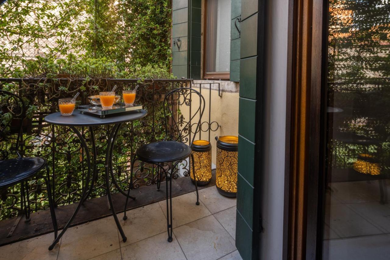 Accademia Apartments R&R Venesia Bagian luar foto