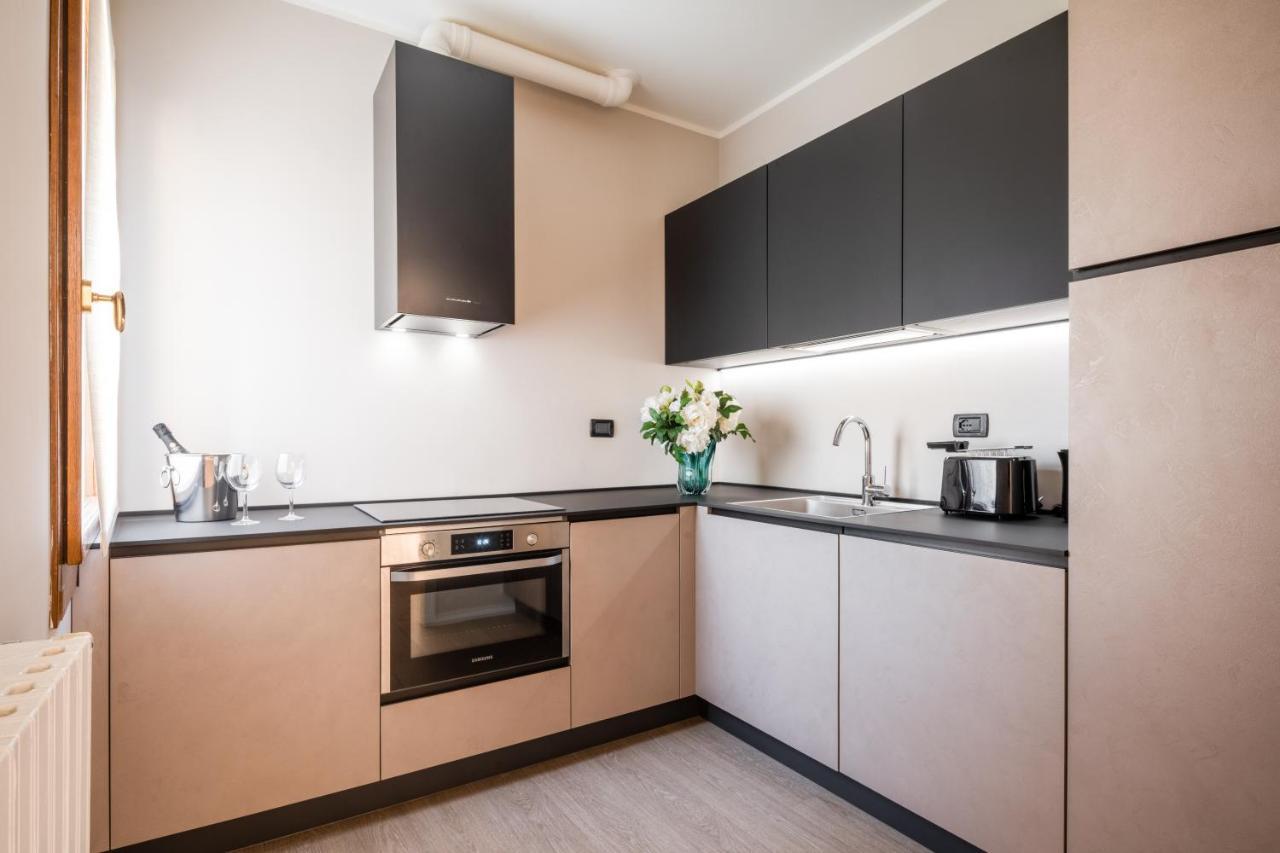Accademia Apartments R&R Venesia Bagian luar foto
