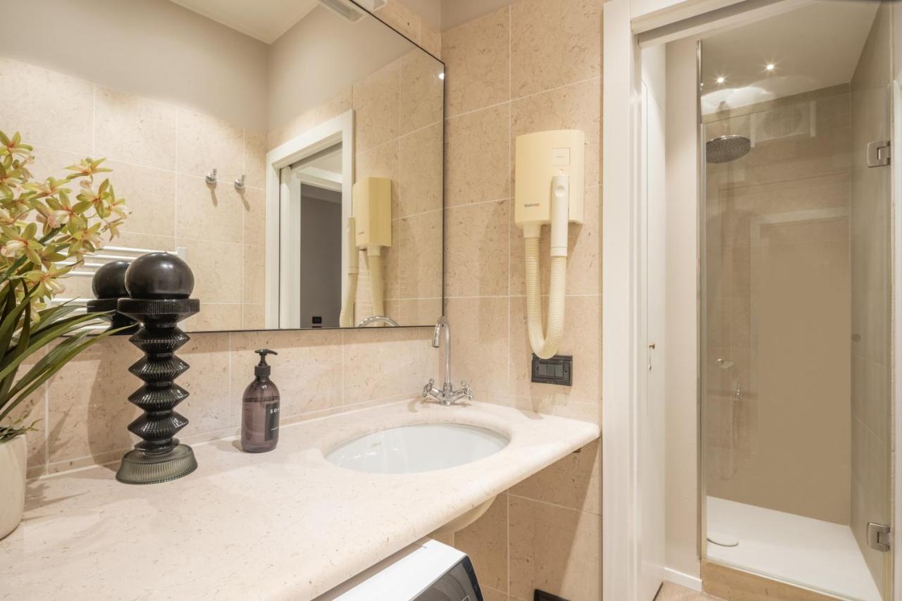 Accademia Apartments R&R Venesia Bagian luar foto